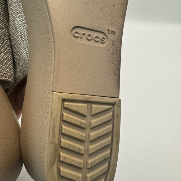 Crocs Leigh Ann Slingback Wedge Heels Womens Sz 9 Beige Fabric Sandals EUC - Picture 12 of 16